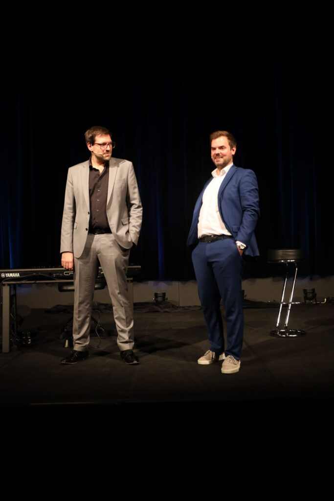 Flo und Wisch auf der Bühne im Zehnerhaus - Kulturforum Bad Radkersburg