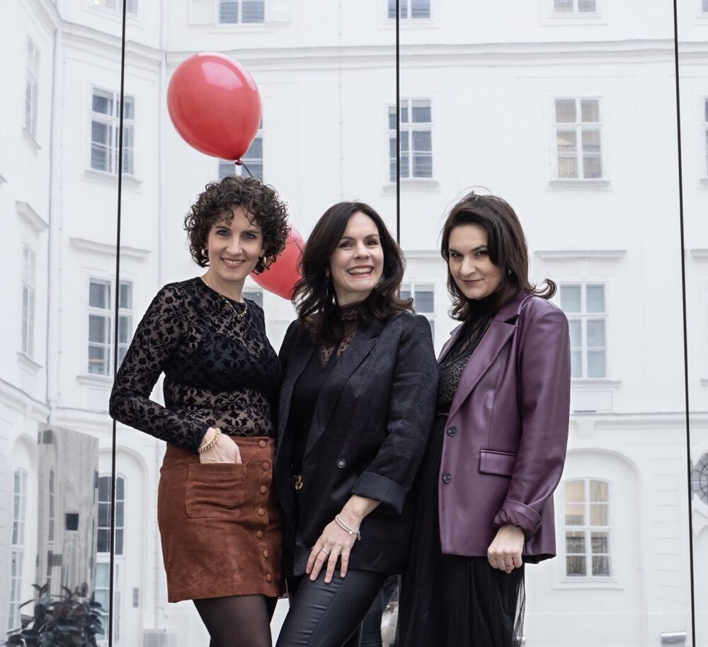 LIEBE • LOVE • L‘AMOUR - Schick Sisters